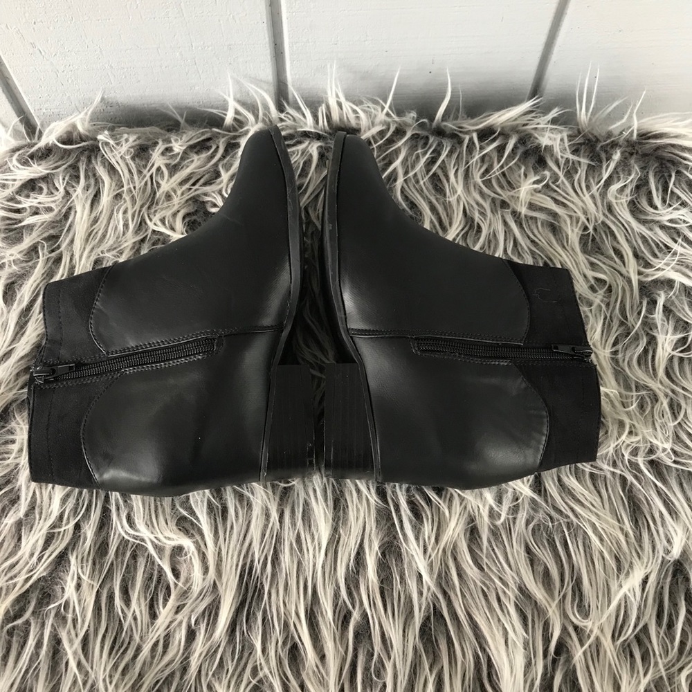 Zoey Ankle Leather Black Booties - Picture 5 of 7